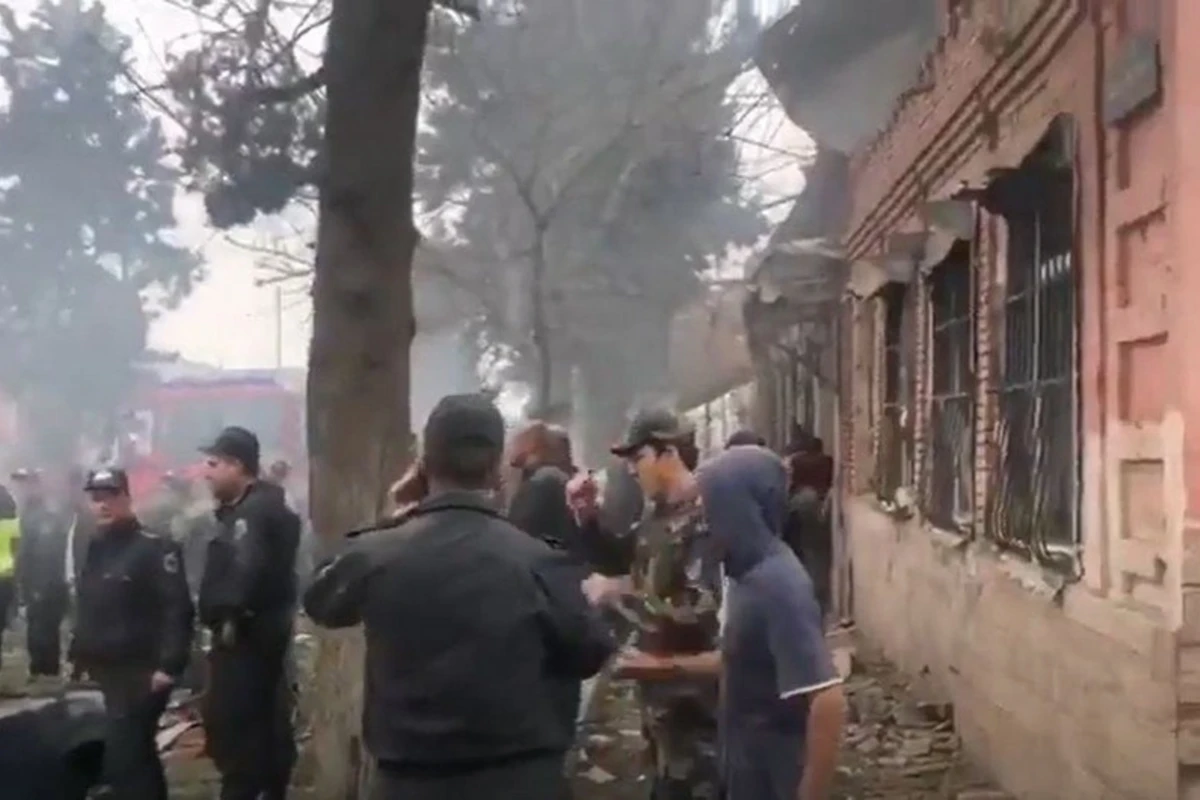 Кадры из Гянджи, подвергшейся ракетному обстрелу - ВИДЕО