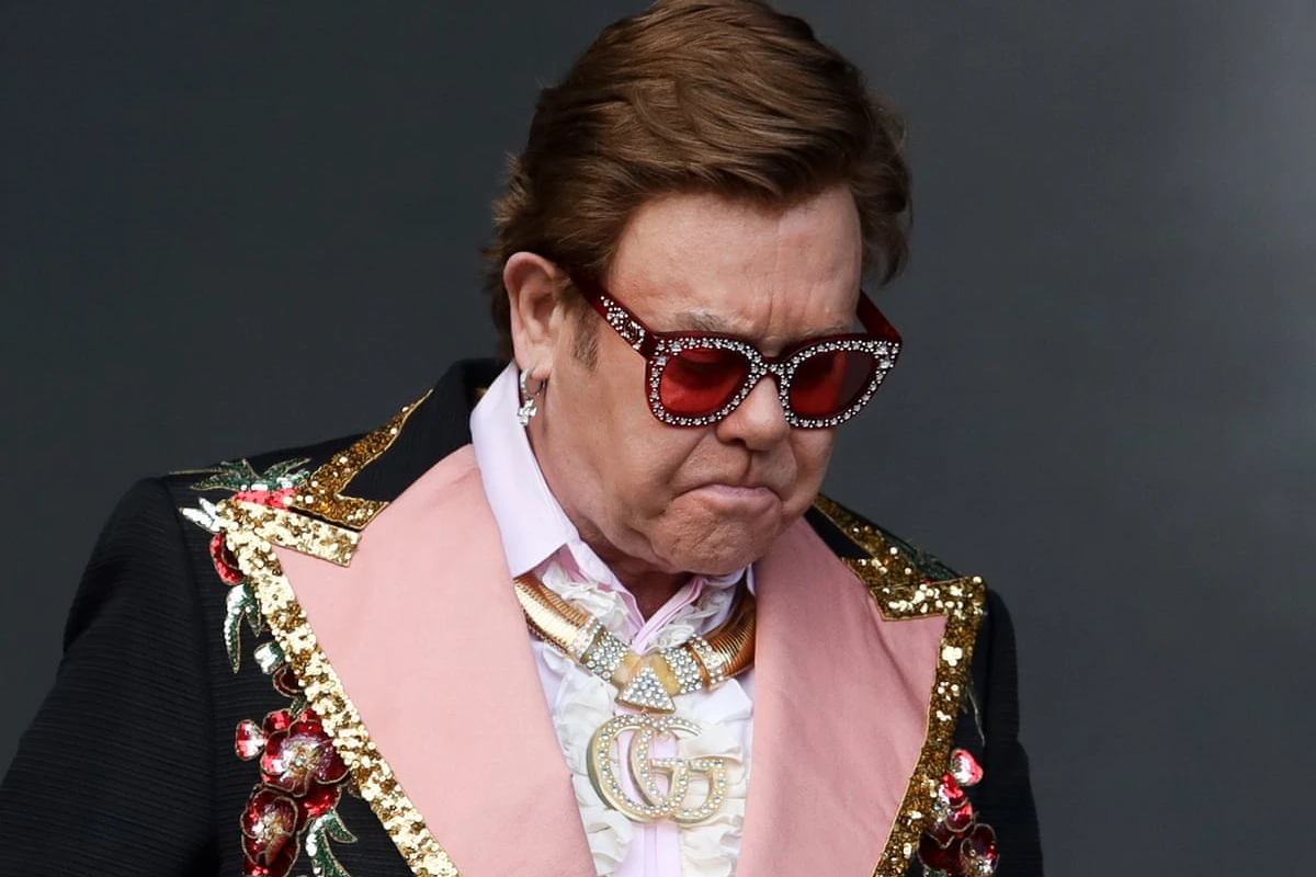 Elton Con Dağlıq Qarabağla bağlı paylaşımını sildi