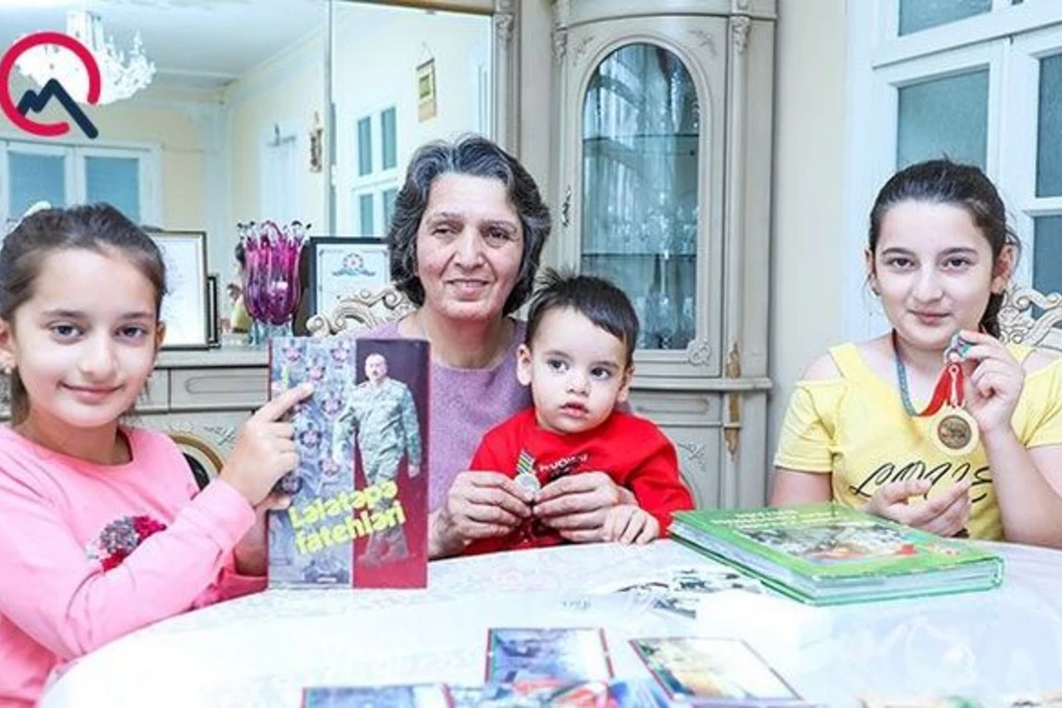 Tahir Misirxanovun ailəsindən reportaj: “İşdəydim, dedilər oğlun 11 tank vurub” – VİDEO/FOTO Tahir Misirxanovun ailəsindən reportaj: “İşdəydim, dedilər oğlun 11 tank vurub” – VİDEO/FOTO