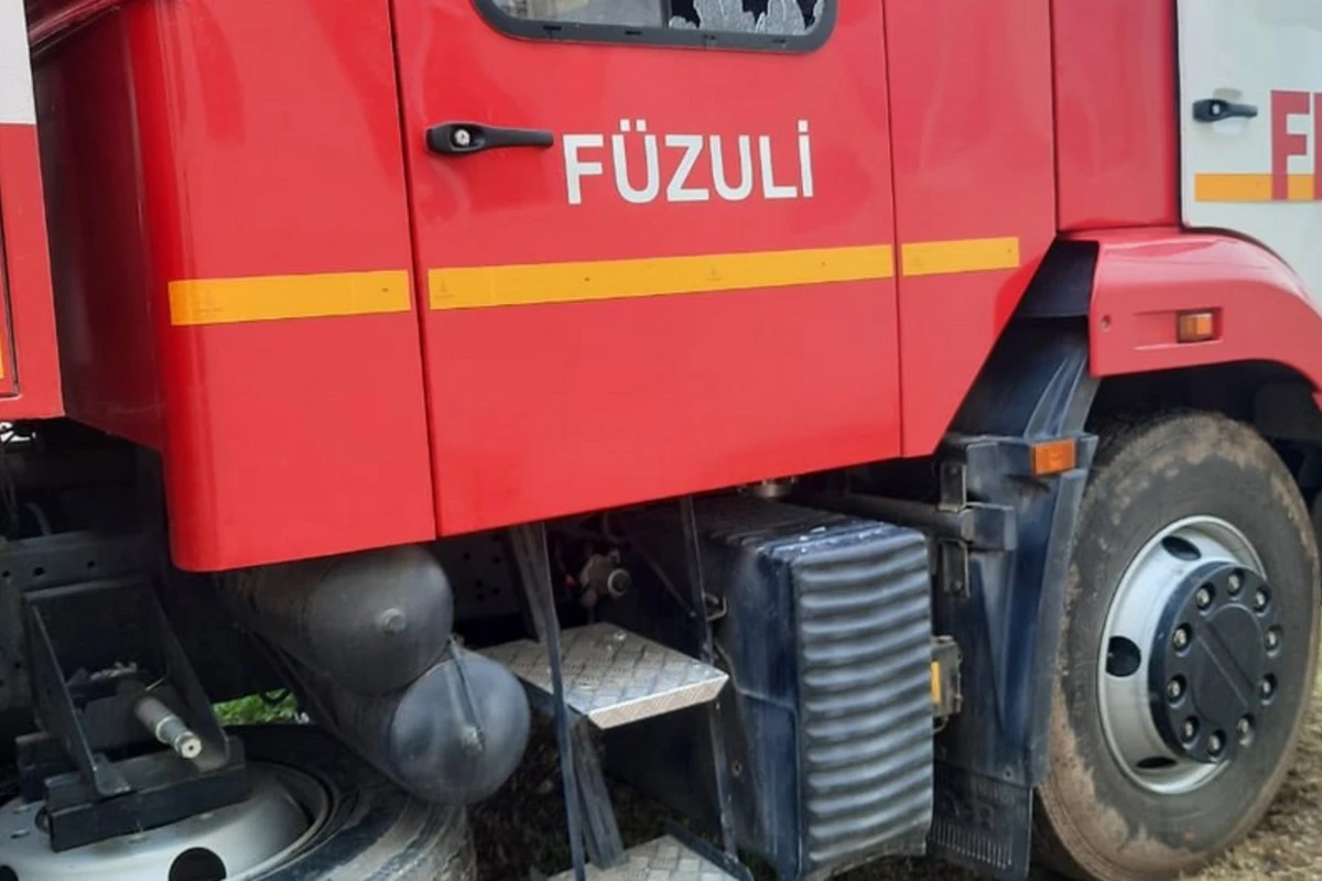 Ermənilərin Füzulini atəşə tutdu, yanğısöndürən maşına ziyan dəydi - FOTO
