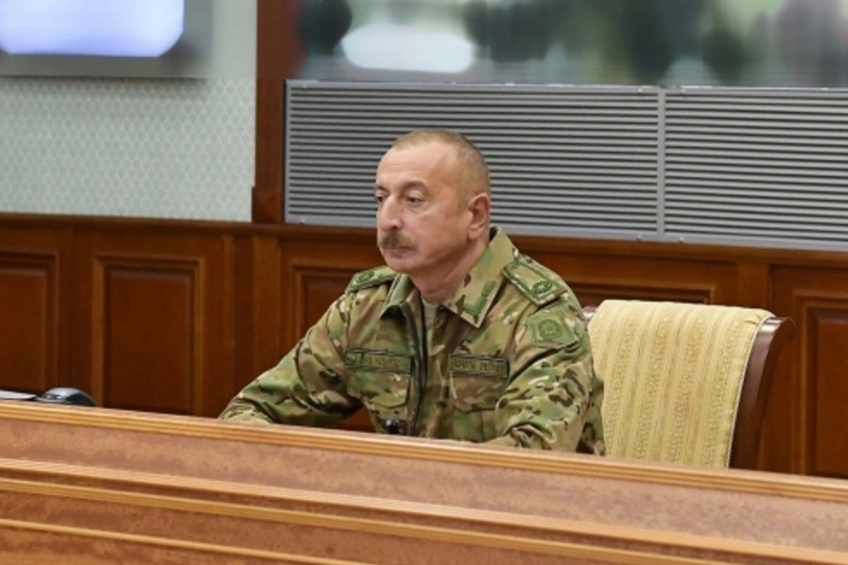 Prezident İlham Əliyev müşavirə keçirdi - FOTO