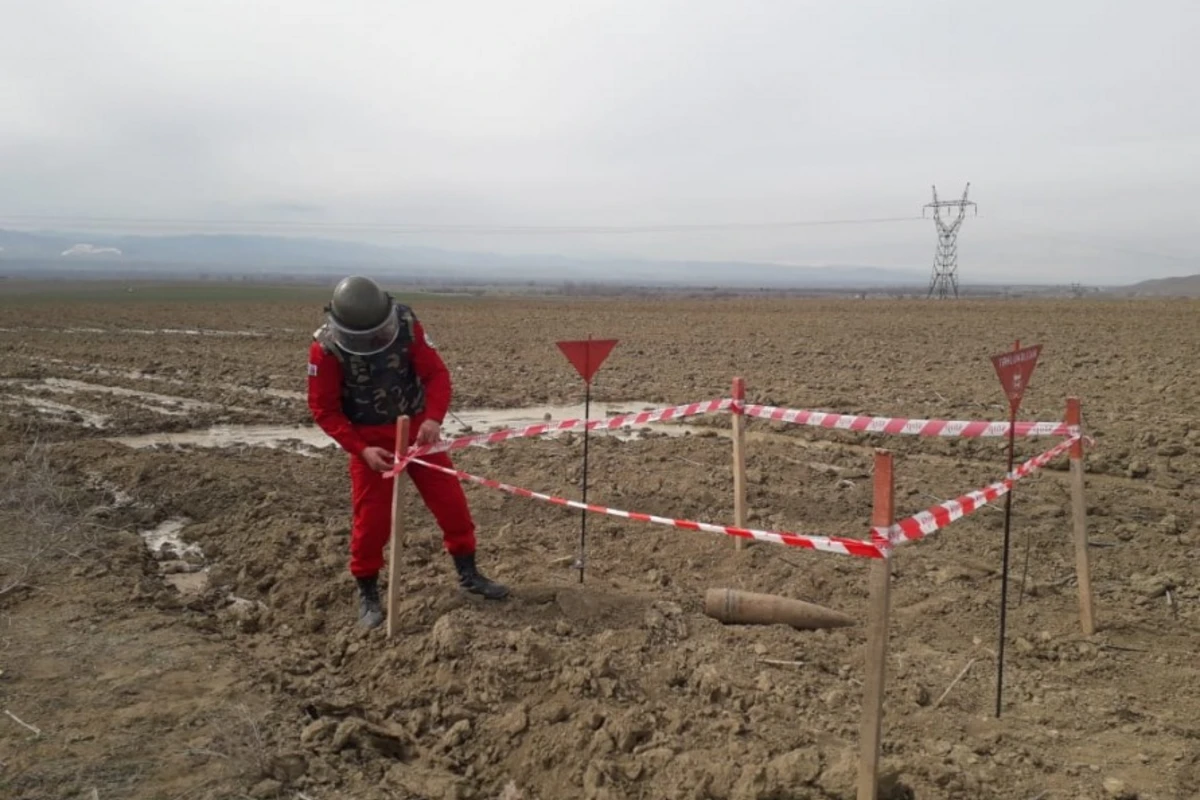 В Агстафе обнаружен артиллерийский снаряд
