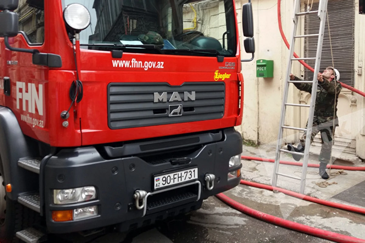 Bakıda yaşayış binasında yanğın olub