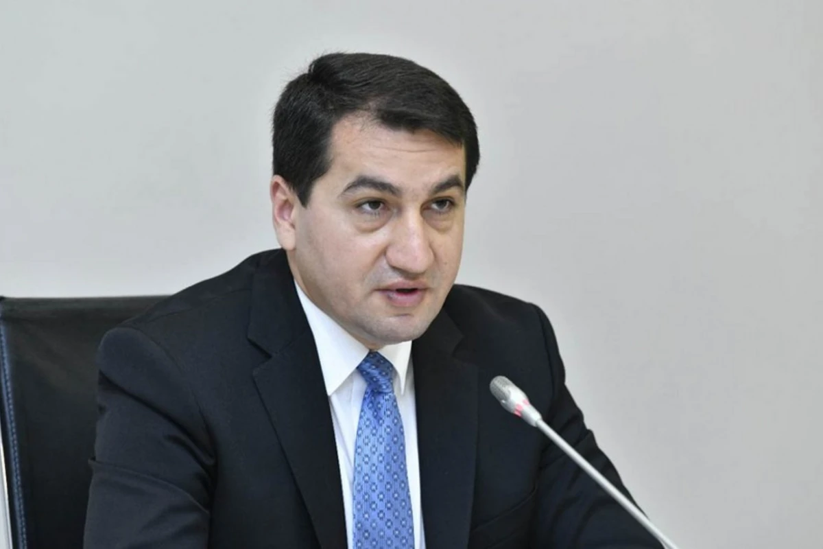Hikmət Hacıyev: Azərbaycan Prezidenti təzyiqlərə sinə gərməkdədir