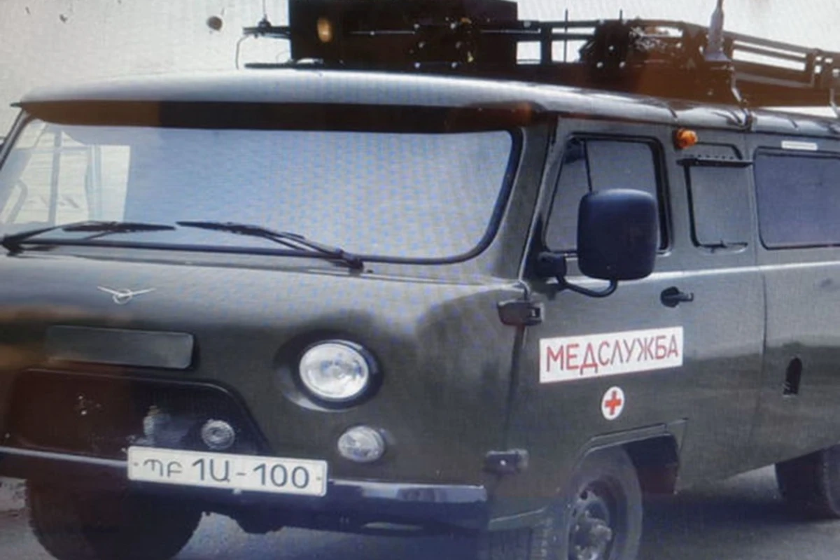 Армяне превращают медицинские автомобили в мобильные командные пункты - ФОТО