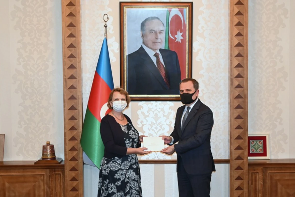 Ceyhun Bayramov Niderlandın yeni səfiri ilə görüşüb