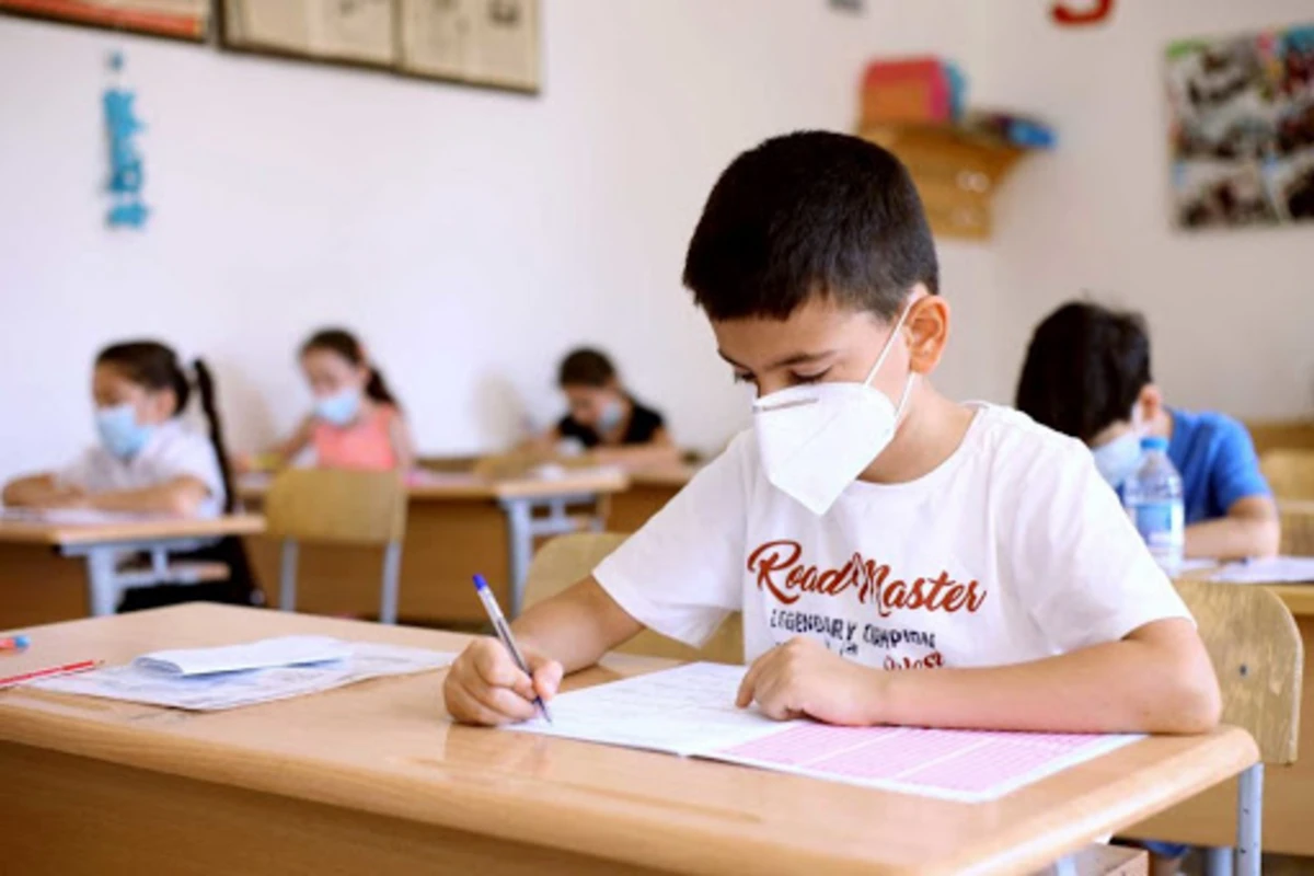 Müəllim və şagirdlər ehtiyatlı olmalıdır! - Yoluxanların sayı artır Müəllim və şagirdlər ehtiyatlı olmalıdır! - Yoluxanların sayı artır