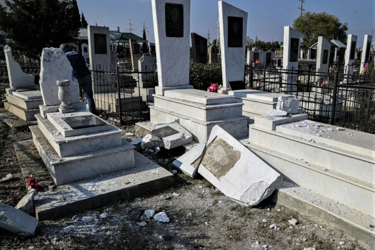 Tərtərdə erməni terroru: Qəbirqazan öldü, molla yaralandı - FOTO