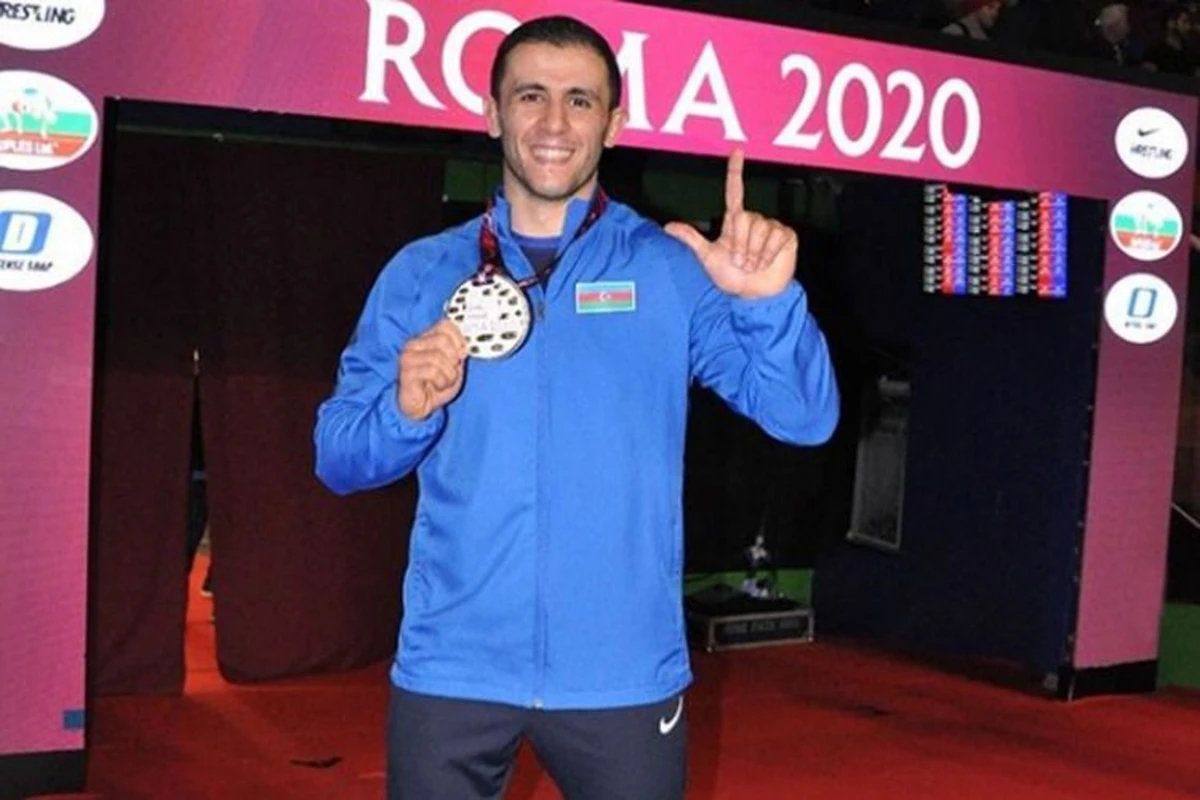 Azərbaycanlı Avropa çempionu qızıl medalını Ordumuz üçün hərraca çıxarır Azərbaycanlı Avropa çempionu qızıl medalını Ordumuz üçün hərraca çıxarır