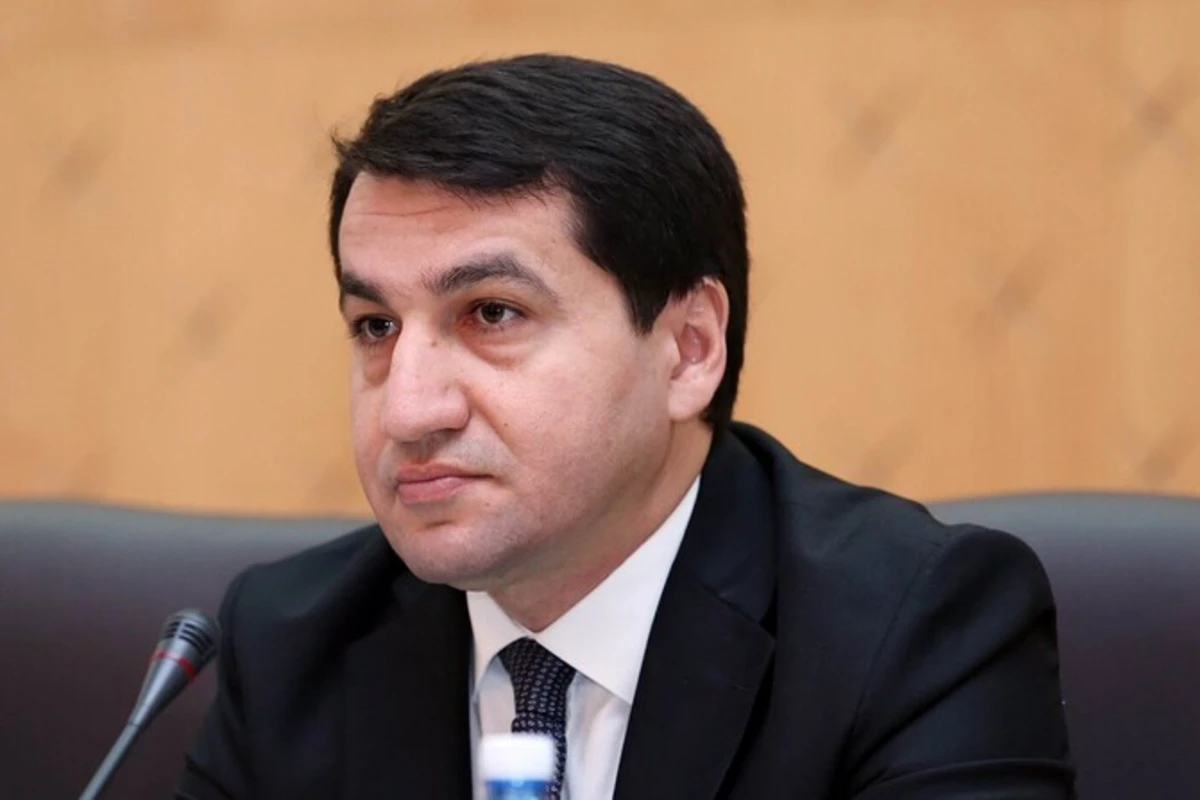 Hikmət Hacıyev diplomatik korpus nümayəndələri və hərbi attaşelərlə Gəncəyə yollanır