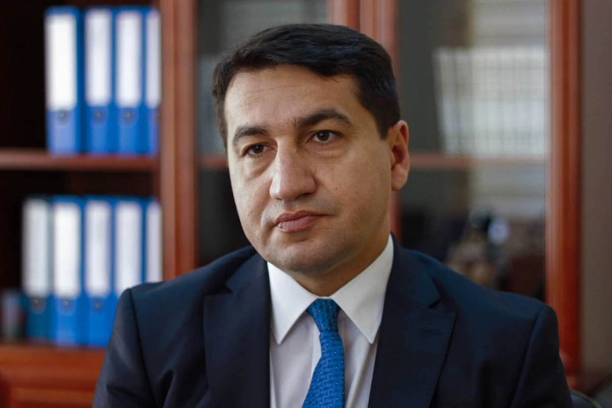 Хикмет Гаджиев рассказал мировым СМИ о зверствах врага в Гяндже