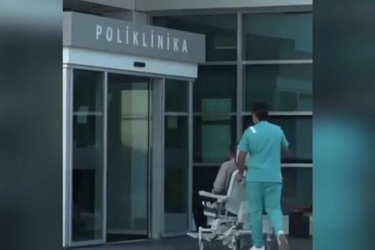 “Bona Dea” Beynəlxalq Hospitalı cəbhəyə bir milyon manatlıq tibbi yardım göndərib - VİDEO “Bona Dea” Beynəlxalq Hospitalı cəbhəyə bir milyon manatlıq tibbi yardım göndərib - VİDEO