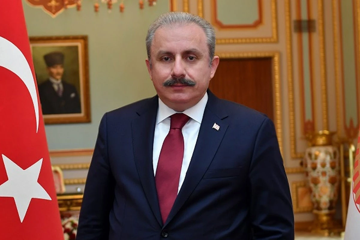 Türkiyə parlamentinin sədri Azərbaycana gəlib - FOTO Türkiyə parlamentinin sədri Azərbaycana gəlib - FOTO