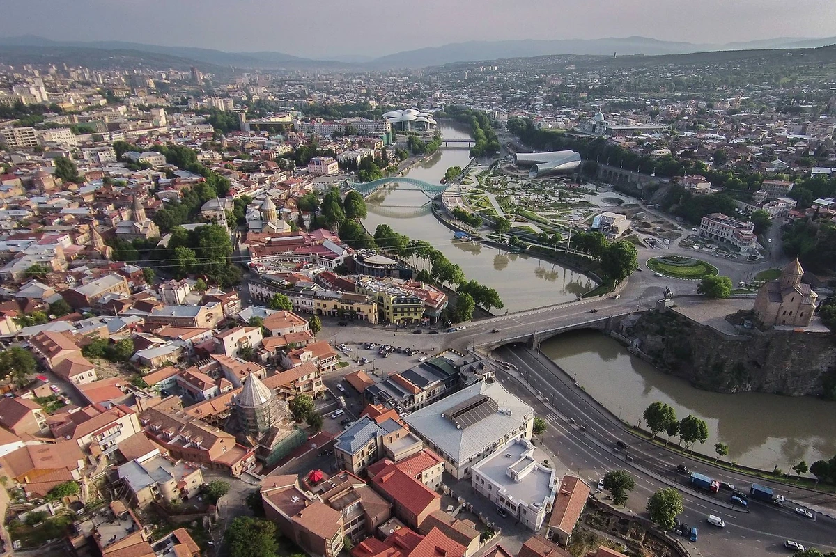Tbilisi teleqülləsi Azərbaycan bayrağının rəngləri ilə işıqlandırılıb - FOTO Tbilisi teleqülləsi Azərbaycan bayrağının rəngləri ilə işıqlandırılıb - FOTO