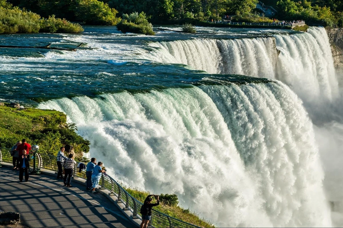 Ниагарский водопад окрасился в цвета азербайджанского флага - ФОТО