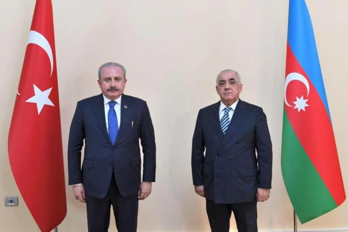 Əli Əsədov Mustafa Şəntopla görüşdü