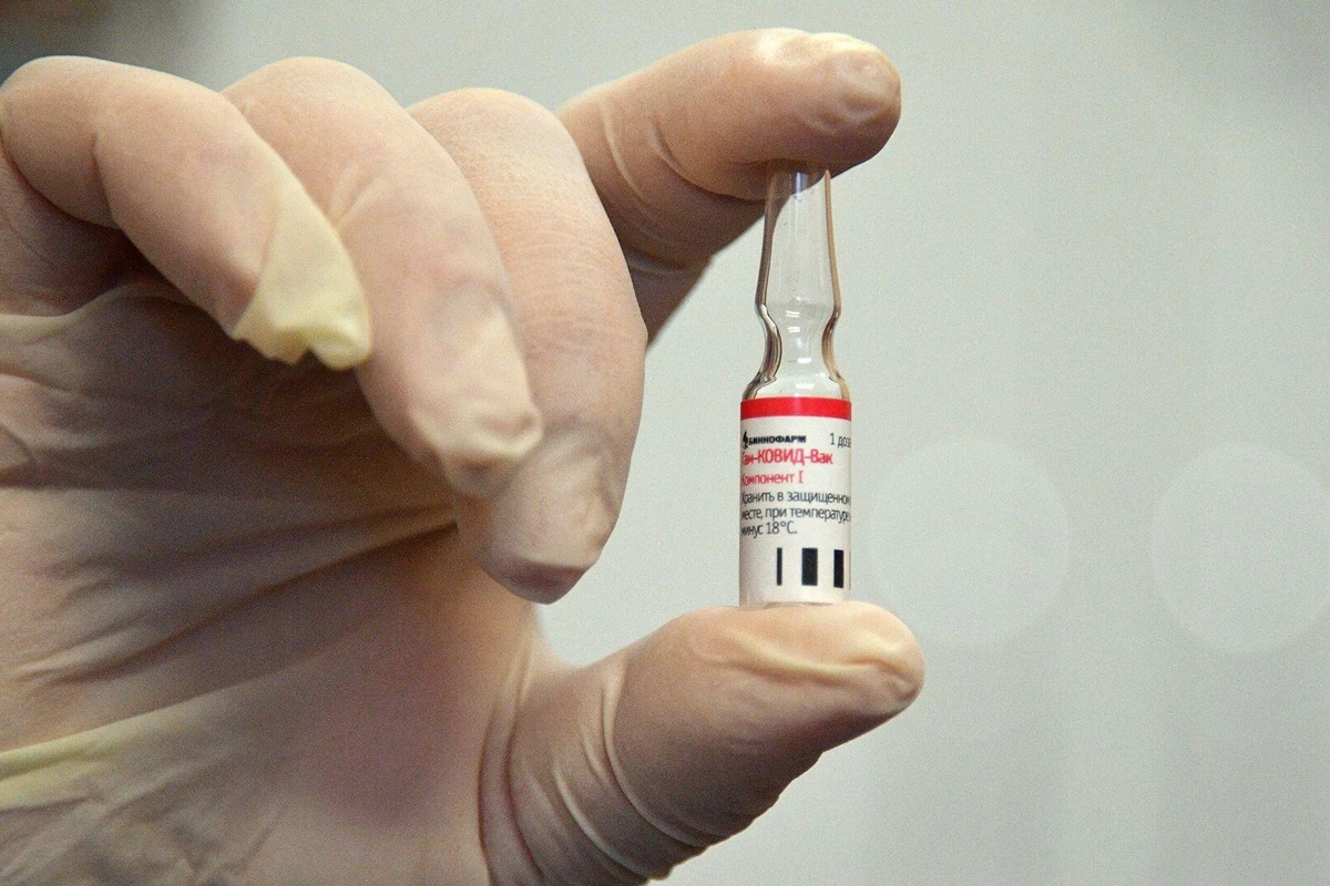 Эксперт рассказал, сможет ли вакцина избавить мир от COVID-19
