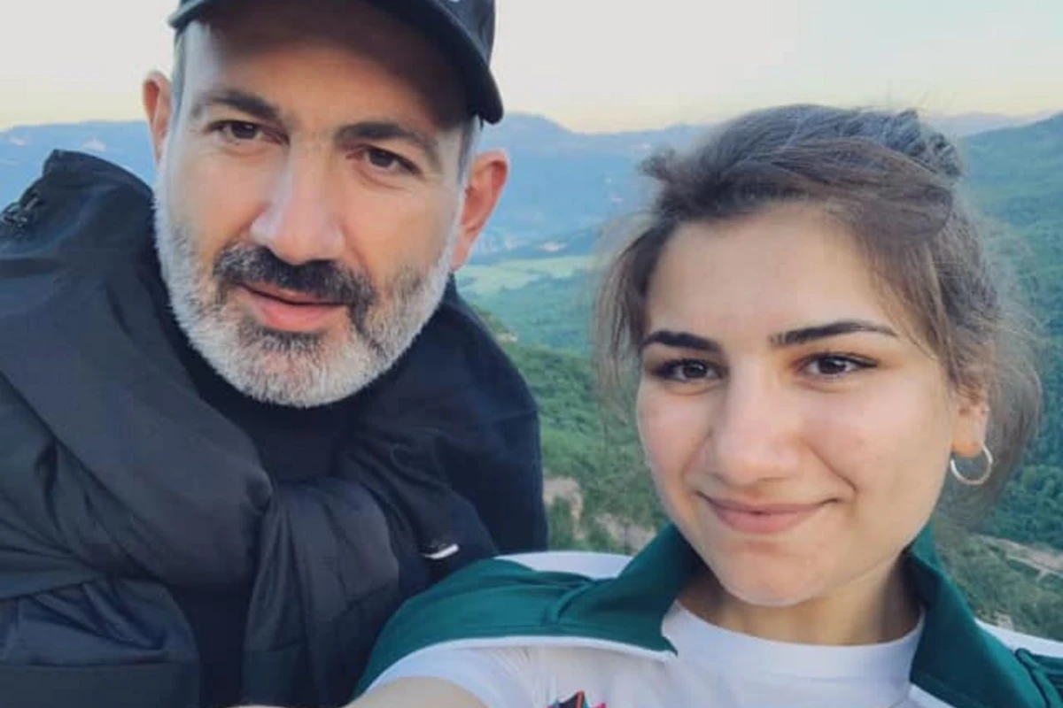 Paşinyanın qızından Qarabağdakı döyüşlərlə bağlı erməniləri narazı salan sözlər - VİDEO Paşinyanın qızından Qarabağdakı döyüşlərlə bağlı erməniləri narazı salan sözlər - VİDEO