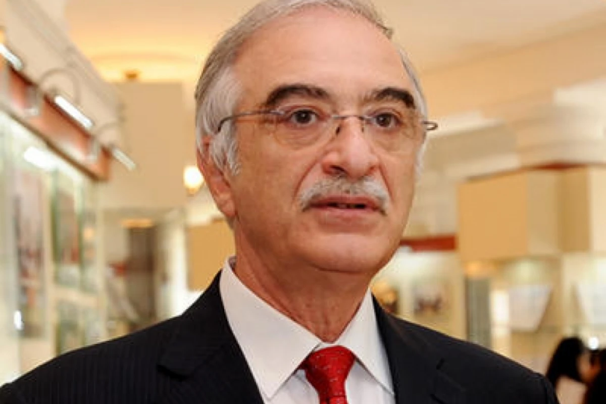 Polad Bülbüloğlu Azərbaycan XİN başçısının Moskva səfərinin əsas məqsədini açıqlayıb Polad Bülbüloğlu Azərbaycan XİN başçısının Moskva səfərinin əsas məqsədini açıqlayıb