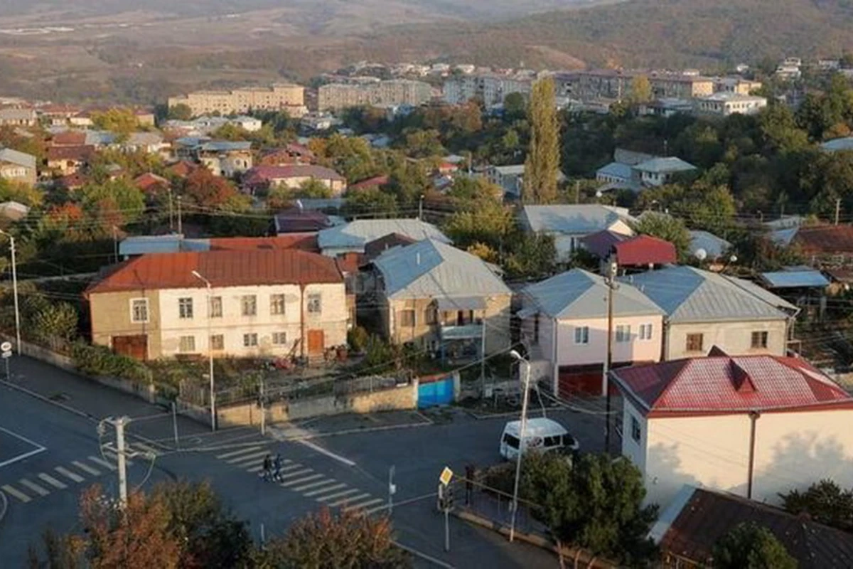 Армяне сбежали из Ханкенди: Улицы в городе-призраке пусты - ФОТО