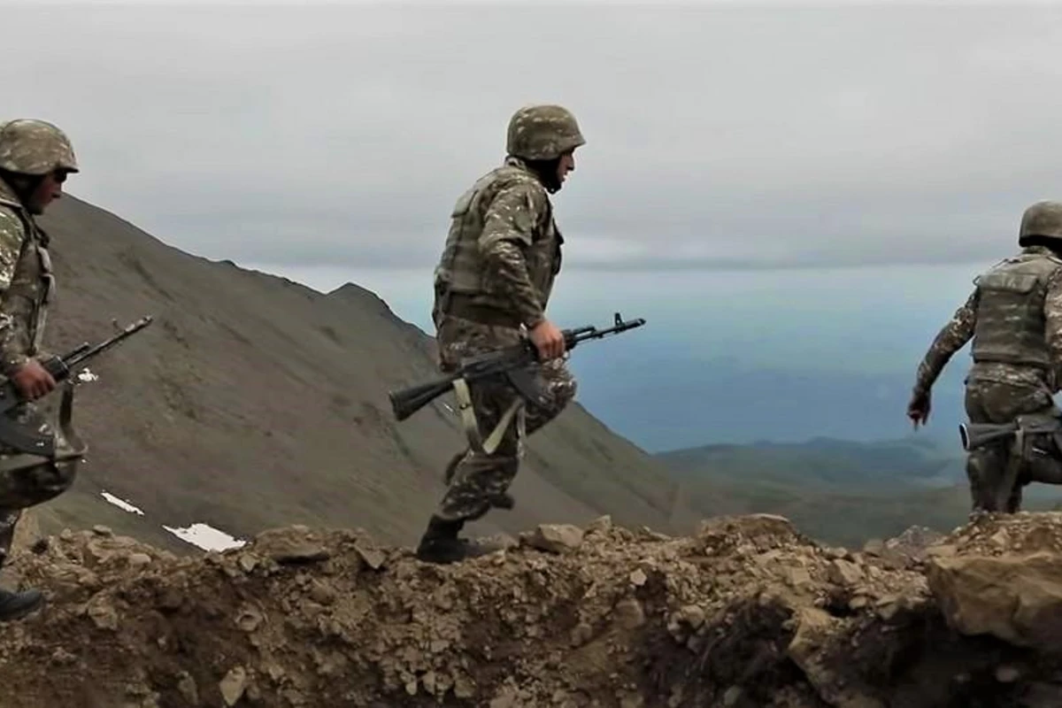 Erməni əsgərlər döyüşlərə girməkdən imtina edir, mövqeləri tərk edirlər