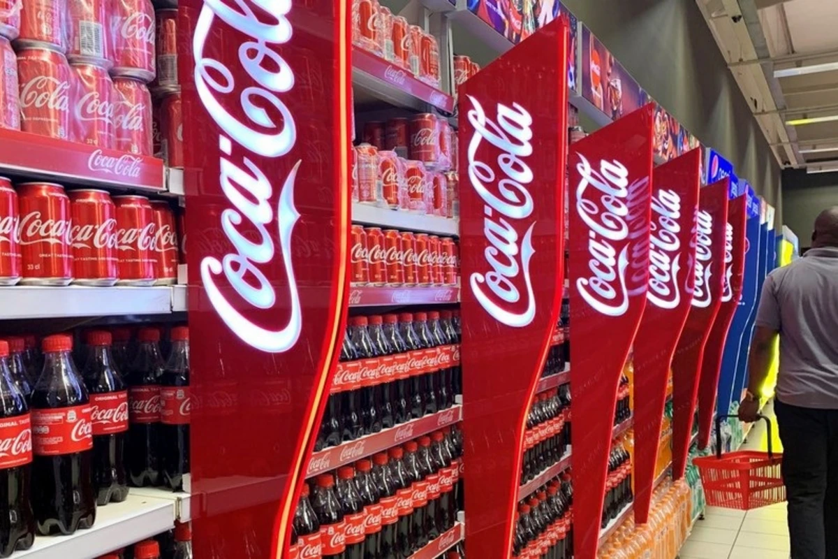 Coca-Cola bir çox brendlərini bağlayır Coca-Cola bir çox brendlərini bağlayır