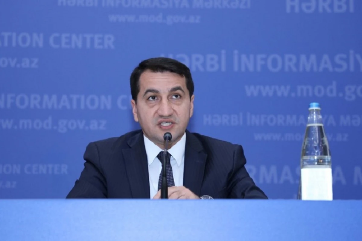 Hikmət Hacıyev: Ermənistan Azərbaycan xalqına qarşı etnik təmizləmə aparır
