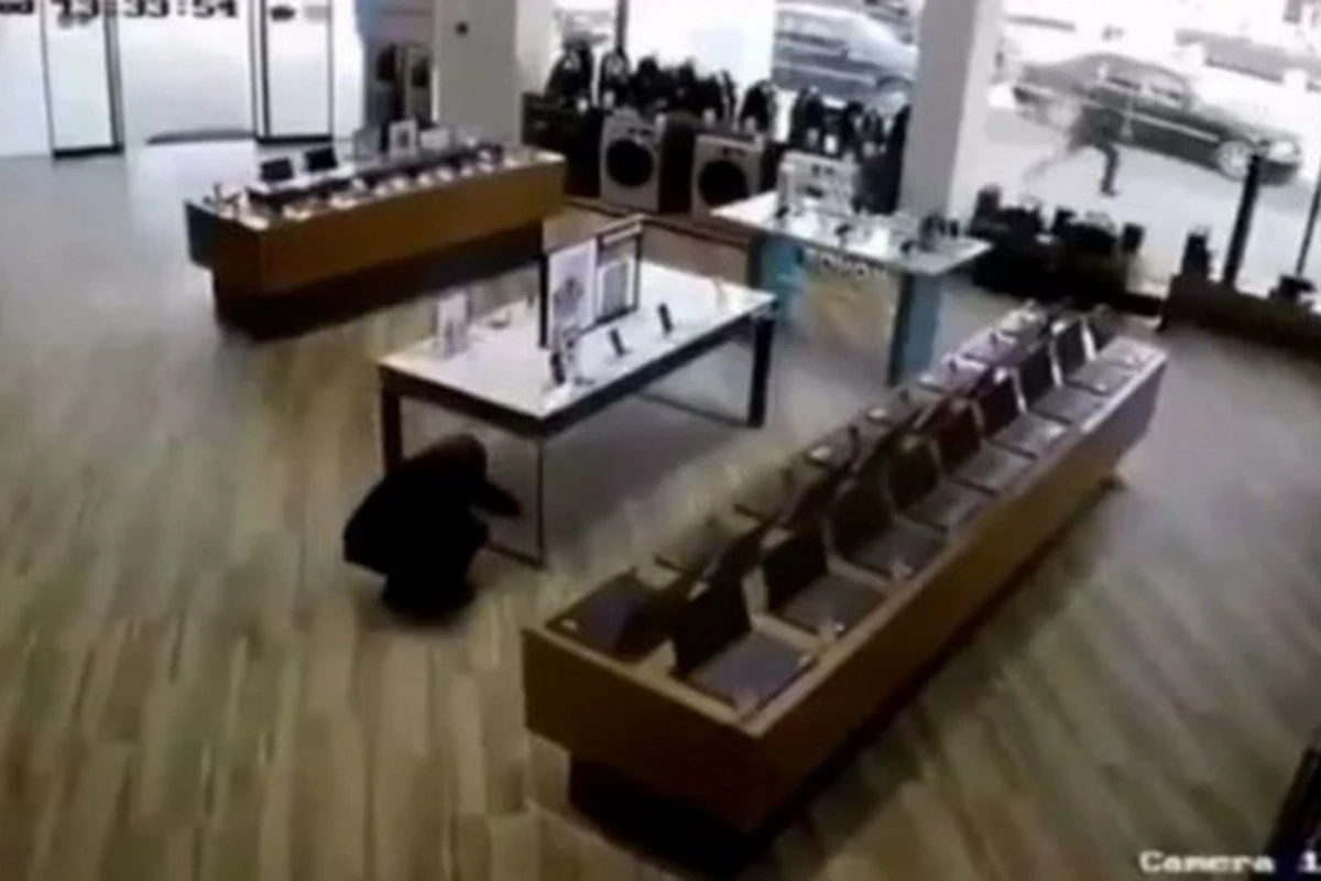 Распространены новые кадры ракетной атаки на Барду - ВИДЕО