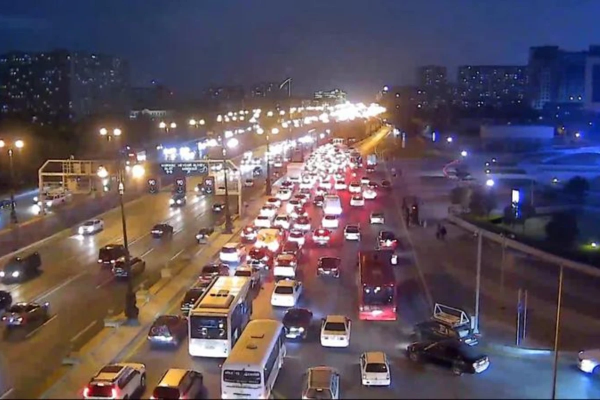 Bakıda bu yollarda sıxlıq var - SİYAHI