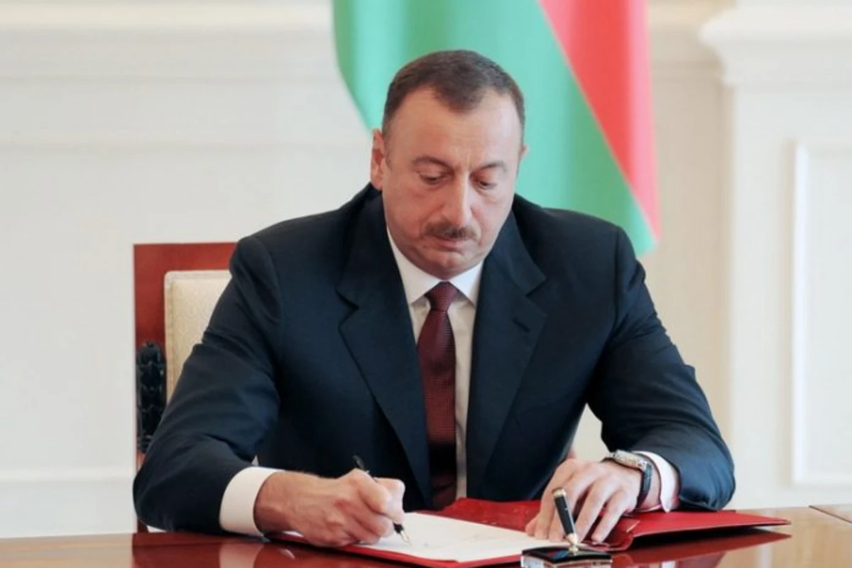 Prezident İlham Əliyev bələdiyyələrin siyahısında dəyişikliyə dair qanunu təsdiqləyib