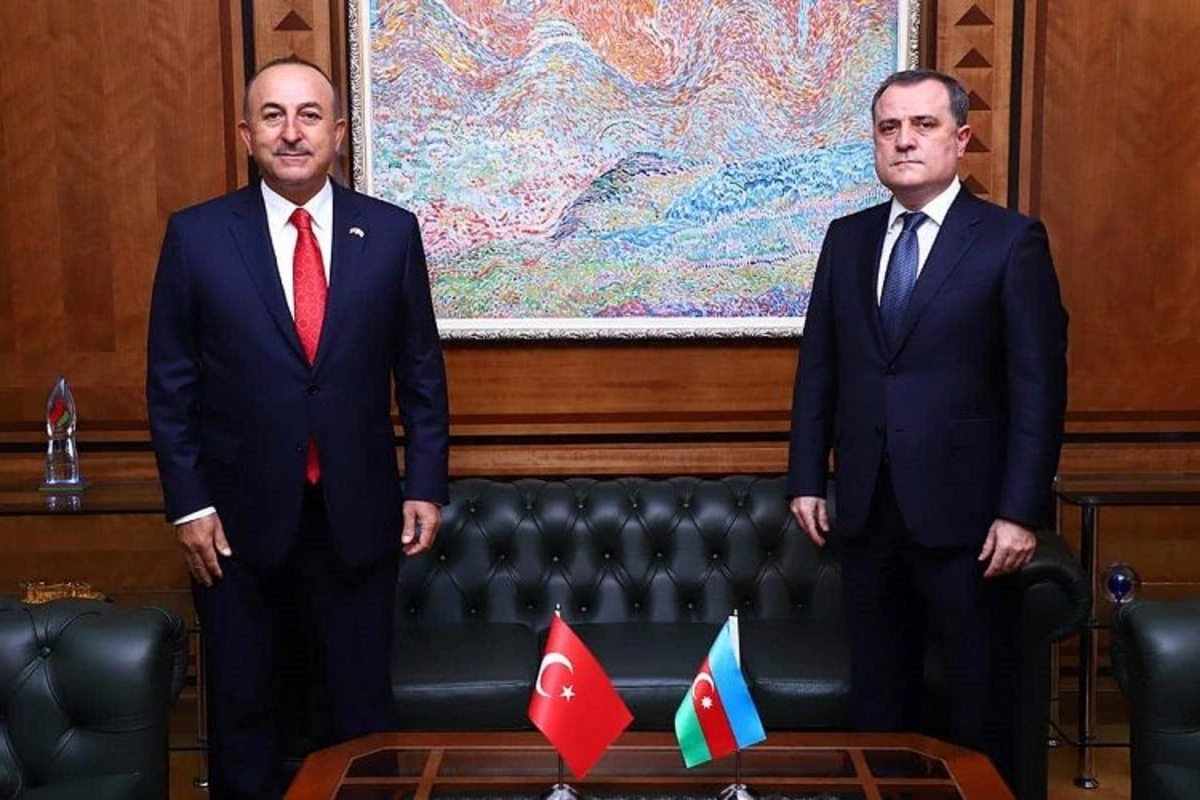 Azərbaycan və Türkiyə XİN başçıları arasında telefon danışığı olub Azərbaycan və Türkiyə XİN başçıları arasında telefon danışığı olub