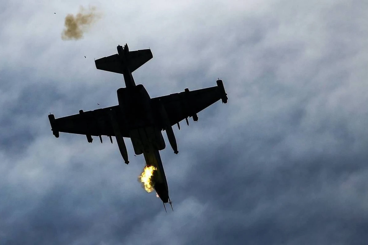 Düşmənin Su-25 döyüş təyyarəsi və 30-dək canlı qüvvəsi məhv edildi - RƏSMİ Düşmənin Su-25 döyüş təyyarəsi və 30-dək canlı qüvvəsi məhv edildi - RƏSMİ