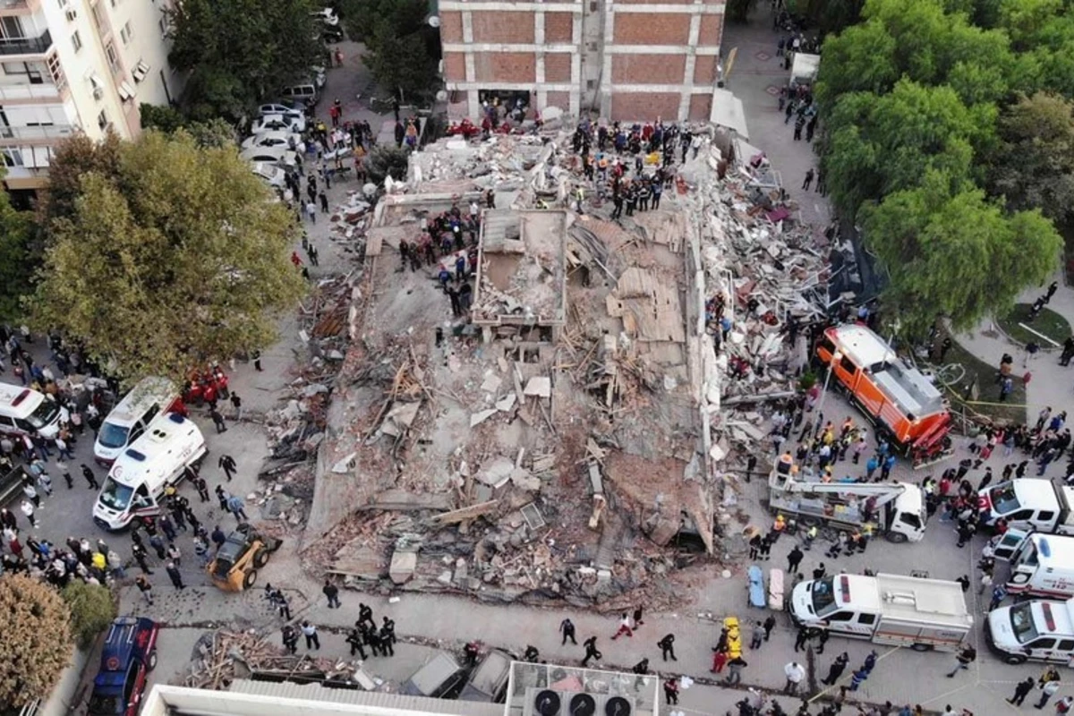 İzmirdə zəlzələdən ölənlərin sayı yenidən artdı