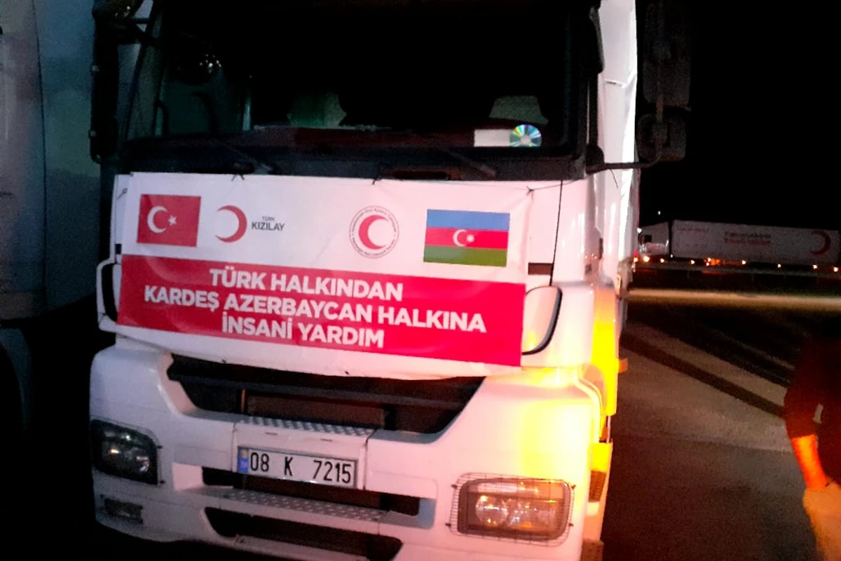 Türkiyənin Qırmızı Aypara Cəmiyyəti cəbhə bölgəsində evləri dağılanlara yardımlar göndərdi - FOTO