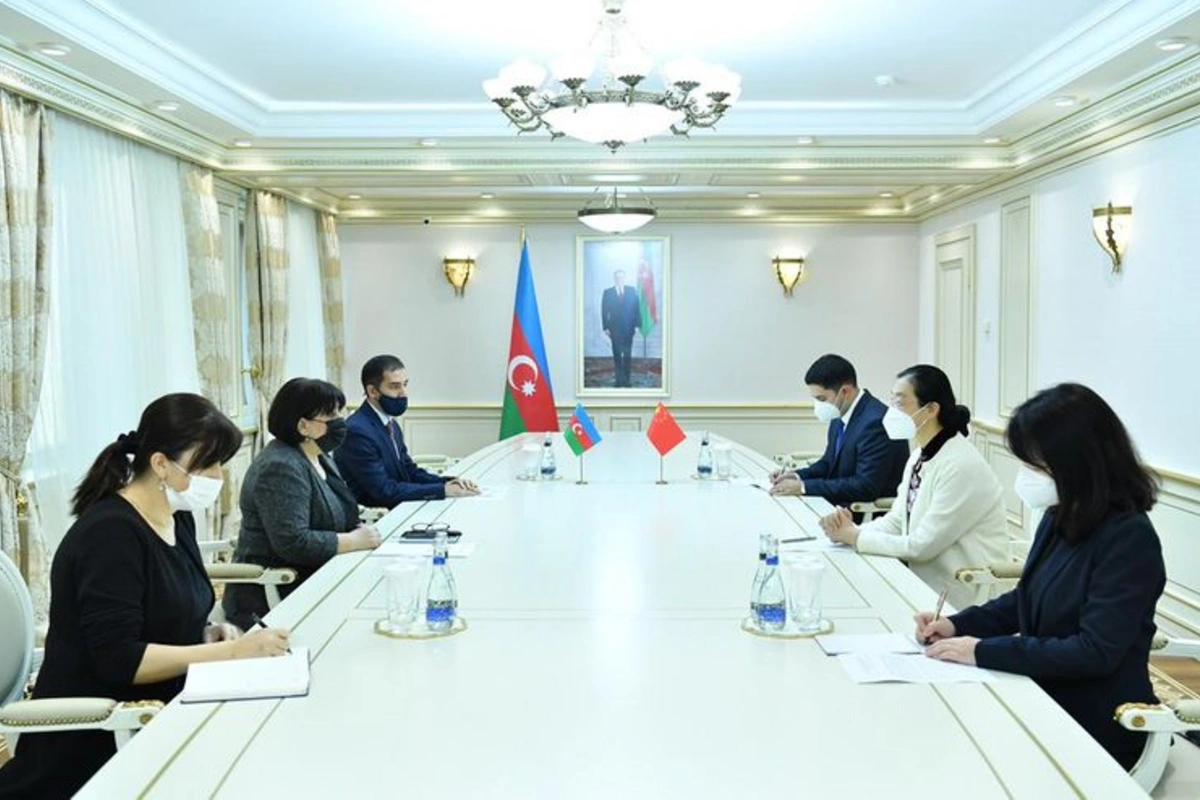Sahibə Qafarova Çinin Azərbaycandakı səfiri ilə görüşüb