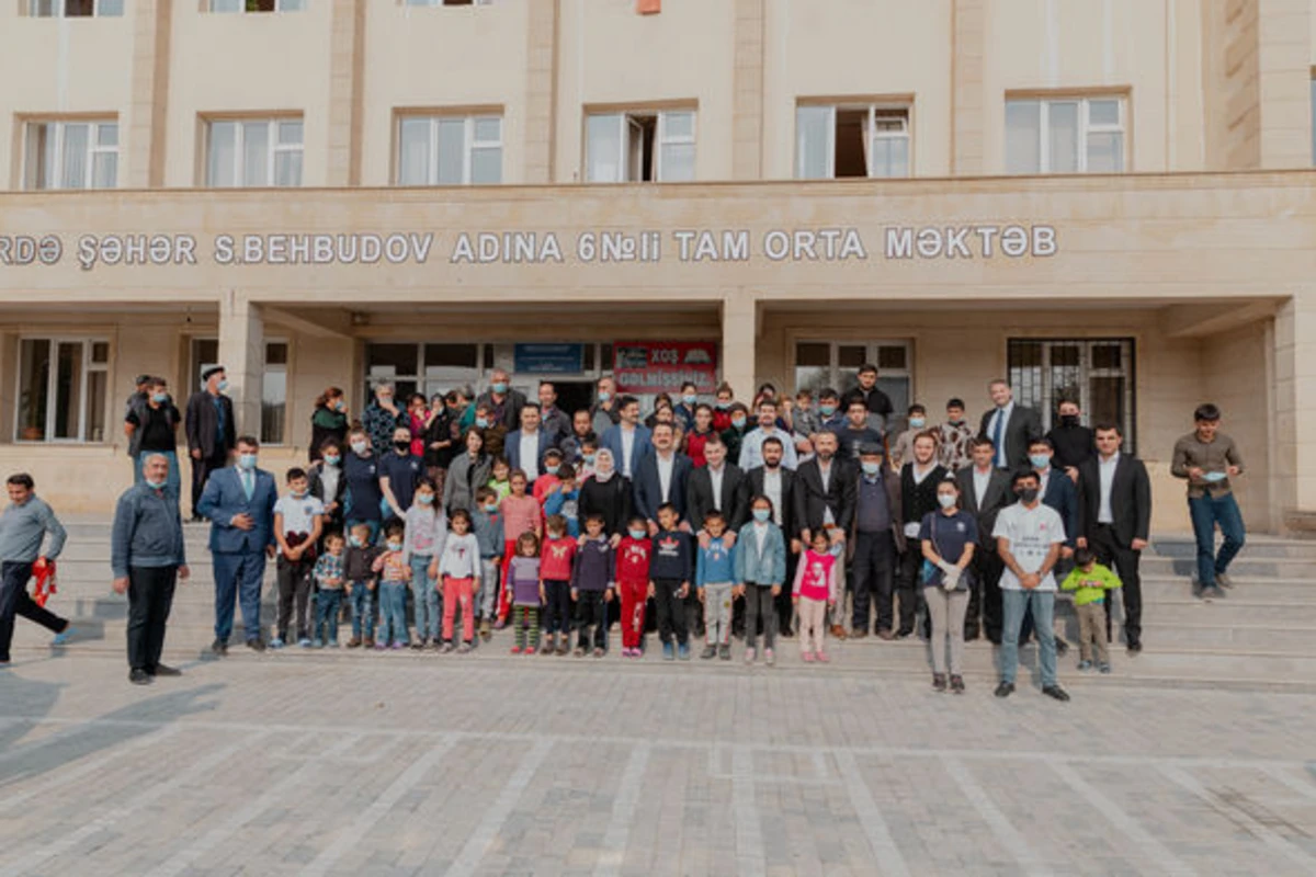 Türkiyə Gənclər Fondu Bərdə və Gəncə terrorunun nəticələri ilə yerində tanış olub - FOTO