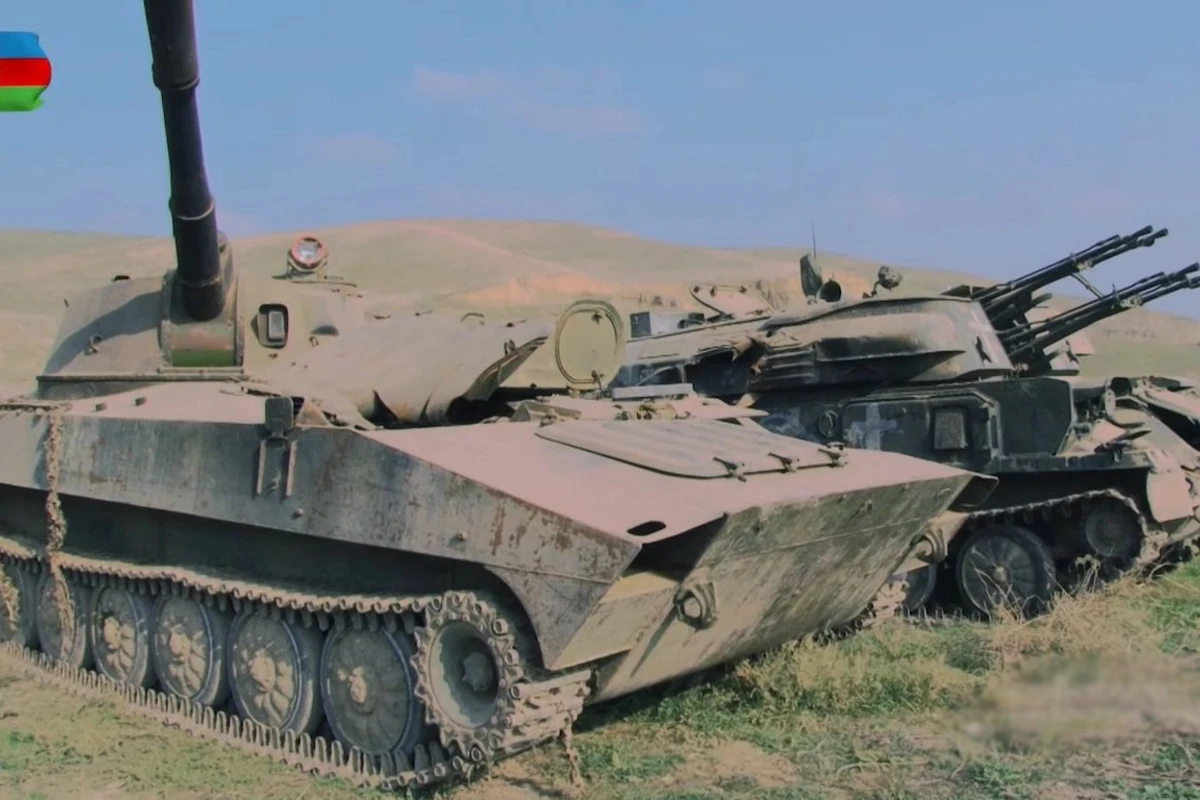 Брошенная на поле боя вооруженными силами Армении военная техника - ВИДЕО
