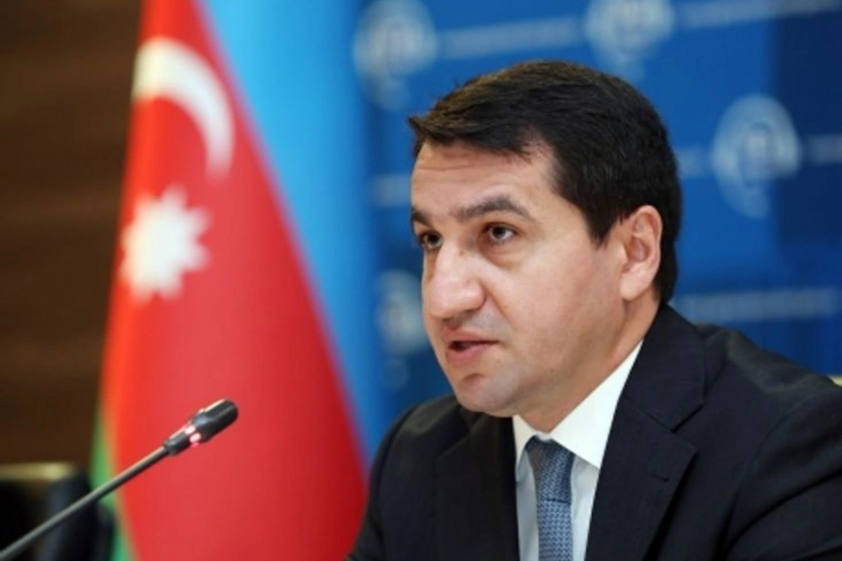 Hikmət Hacıyev: “Erməni lobbisinin azad mediaya, ifadə azadlığına qarşı bu cür hücumlarını şiddətlə qınayırıq”