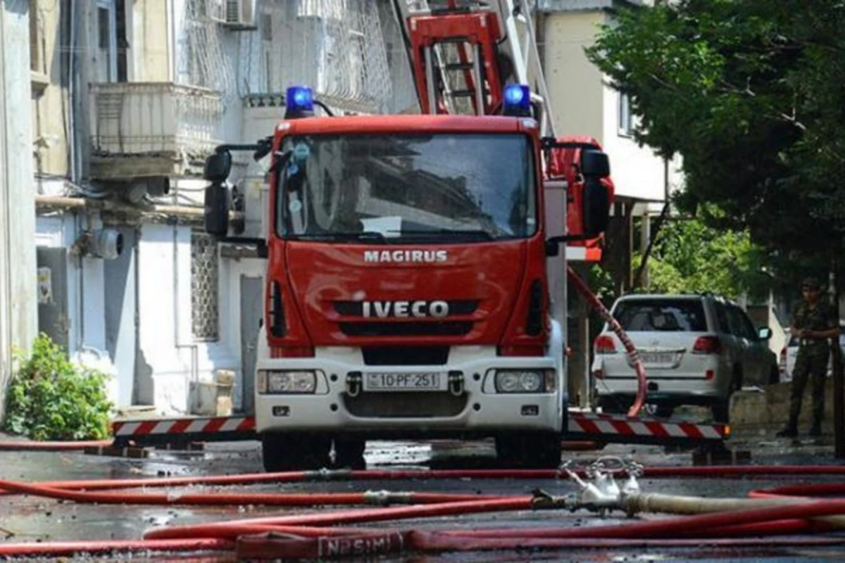 Bakıda doqquzmərtəbəli binada yanğın olub
