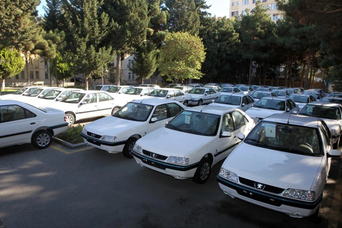 Müharibə əlillərinə minik avtomobilləri verilib - FOTO