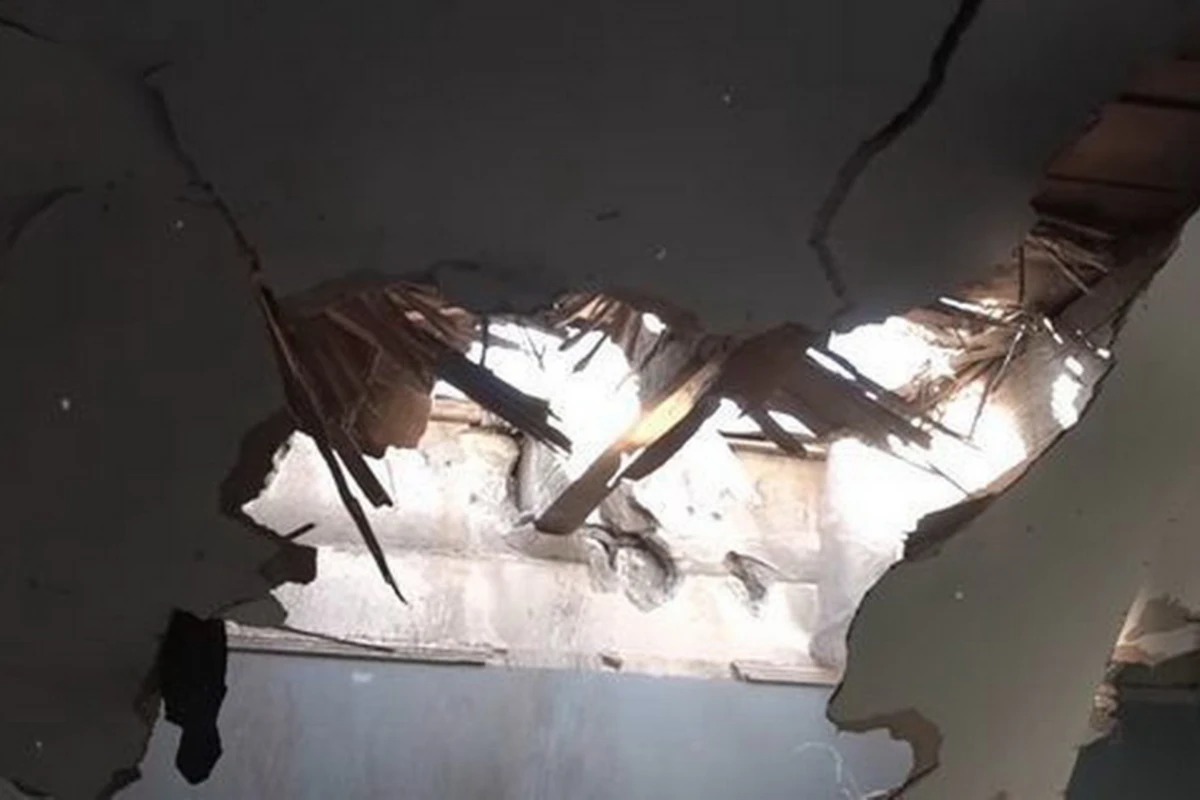 В Агдаме снаряд упал на жилой дом – ВИДЕО