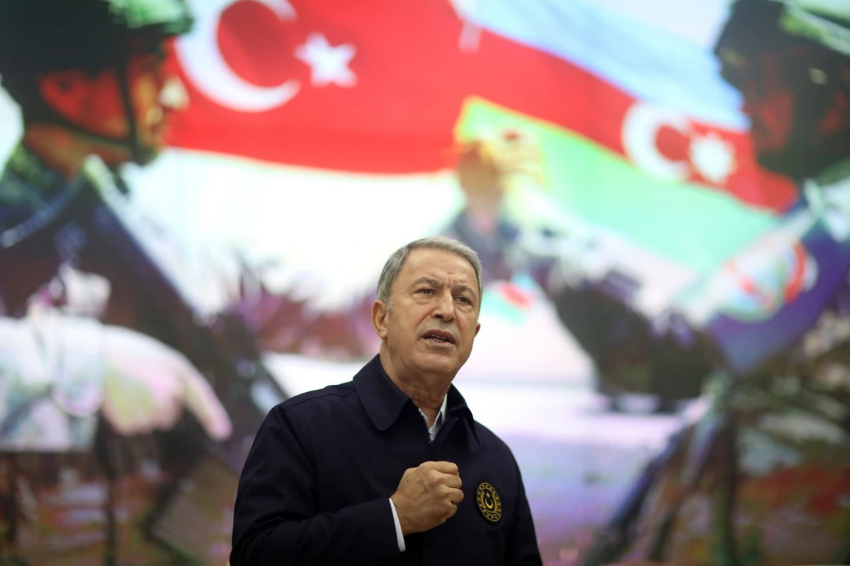 Hulusi Akar və digər yüksək vəzifəli hərbçilər Müdafiə Nazirliyində görüş keçiriblər - VİDEO
