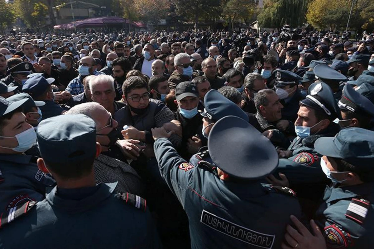 На митинге в Ереване задержали около 130 человек