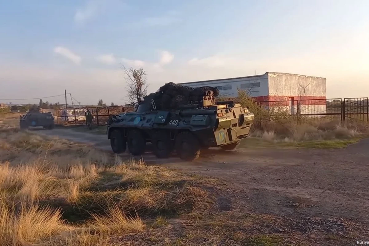 Российские миротворцы совершили 300-километровый марш в Нагорный Карабах Российские миротворцы совершили 300-километровый марш в Нагорный Карабах