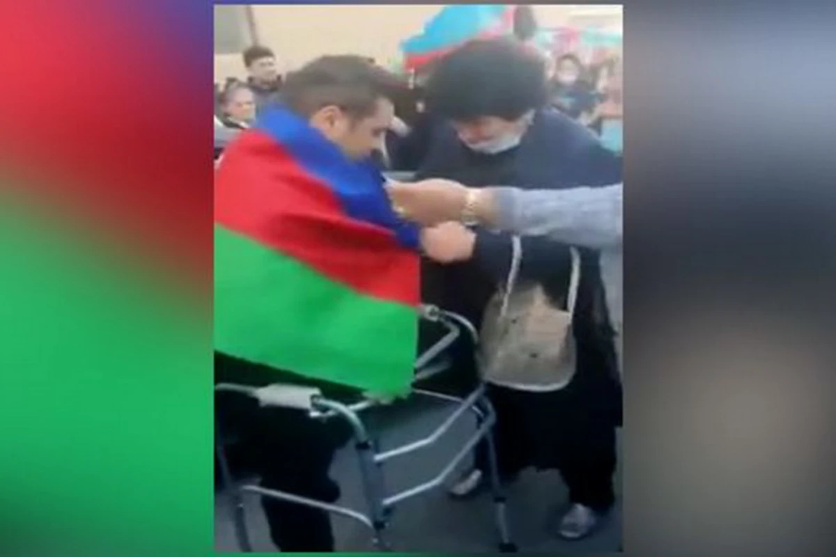 В азербайджанских семьях встречают своих сыновей-героев Карабахской войны - ВИДЕО
