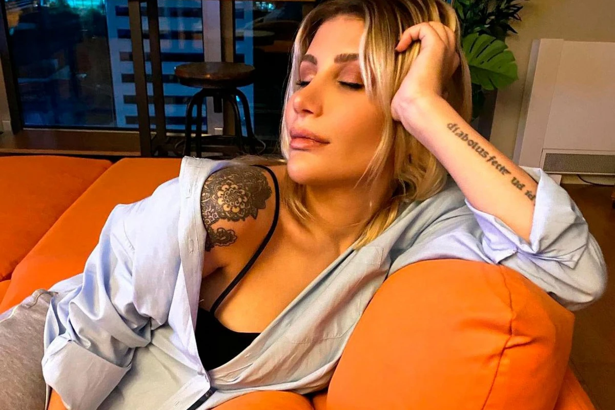 İrem Derici koronavirusa yoluxdu - FOTO