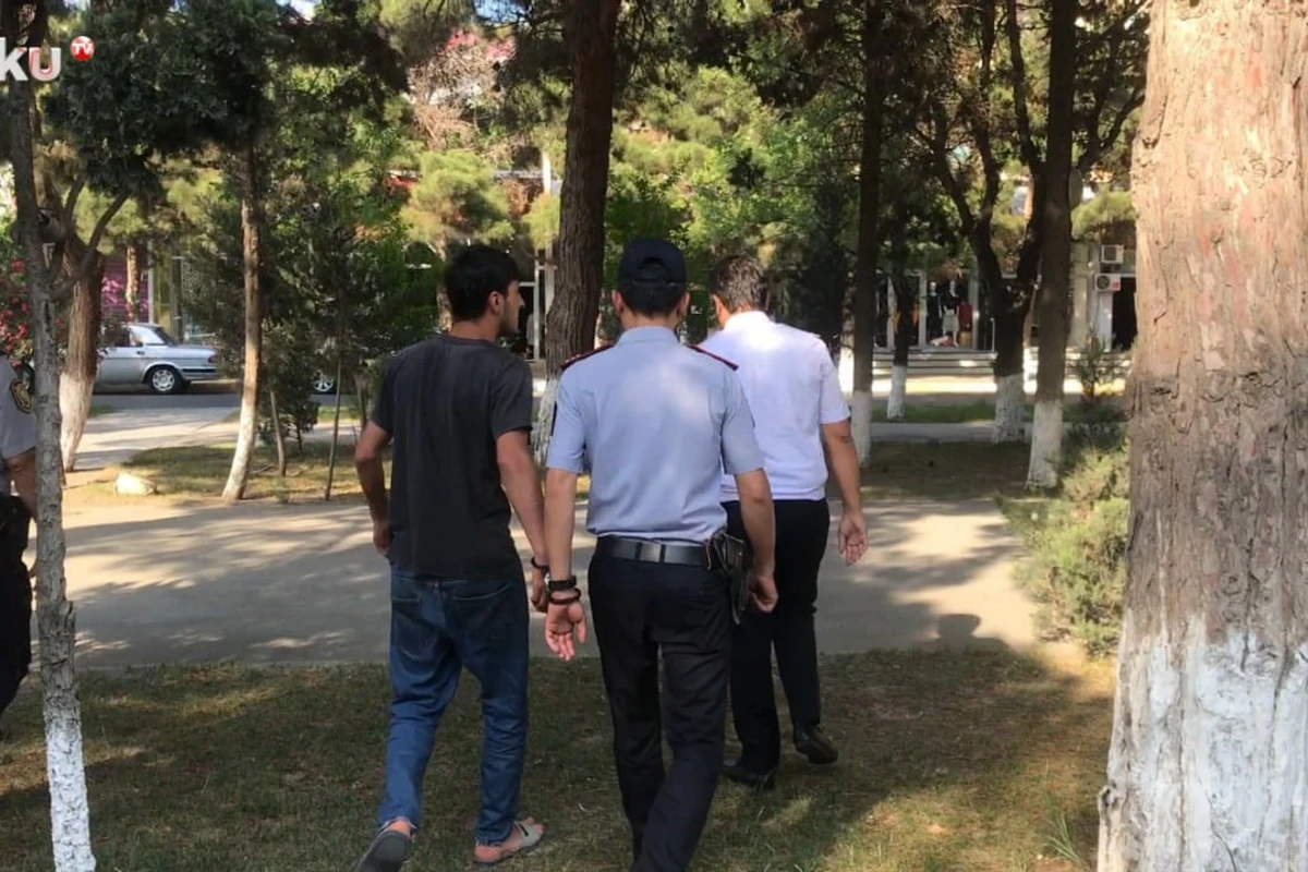 Arvadını təhqir edən şəxsi öldürən gənc 10 il müddətinə həbs edilib - VİDEO