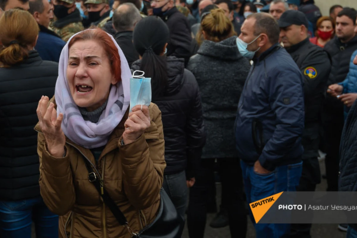 Erməni analarının harayı İrəvanı titrətdi: Uşaqlarımızı geri qaytarın Erməni analarının harayı İrəvanı titrətdi: Uşaqlarımızı geri qaytarın
