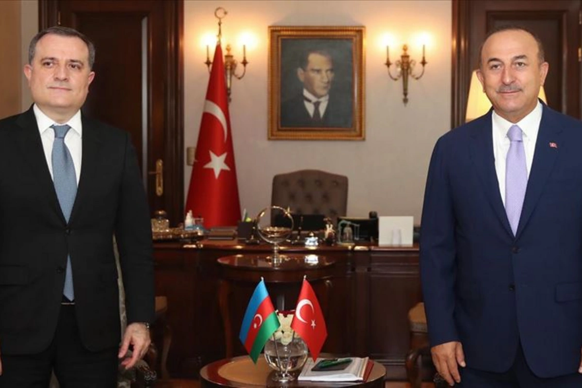 Azərbaycan və Türkiyə XİN başçıları telefonla danışıb