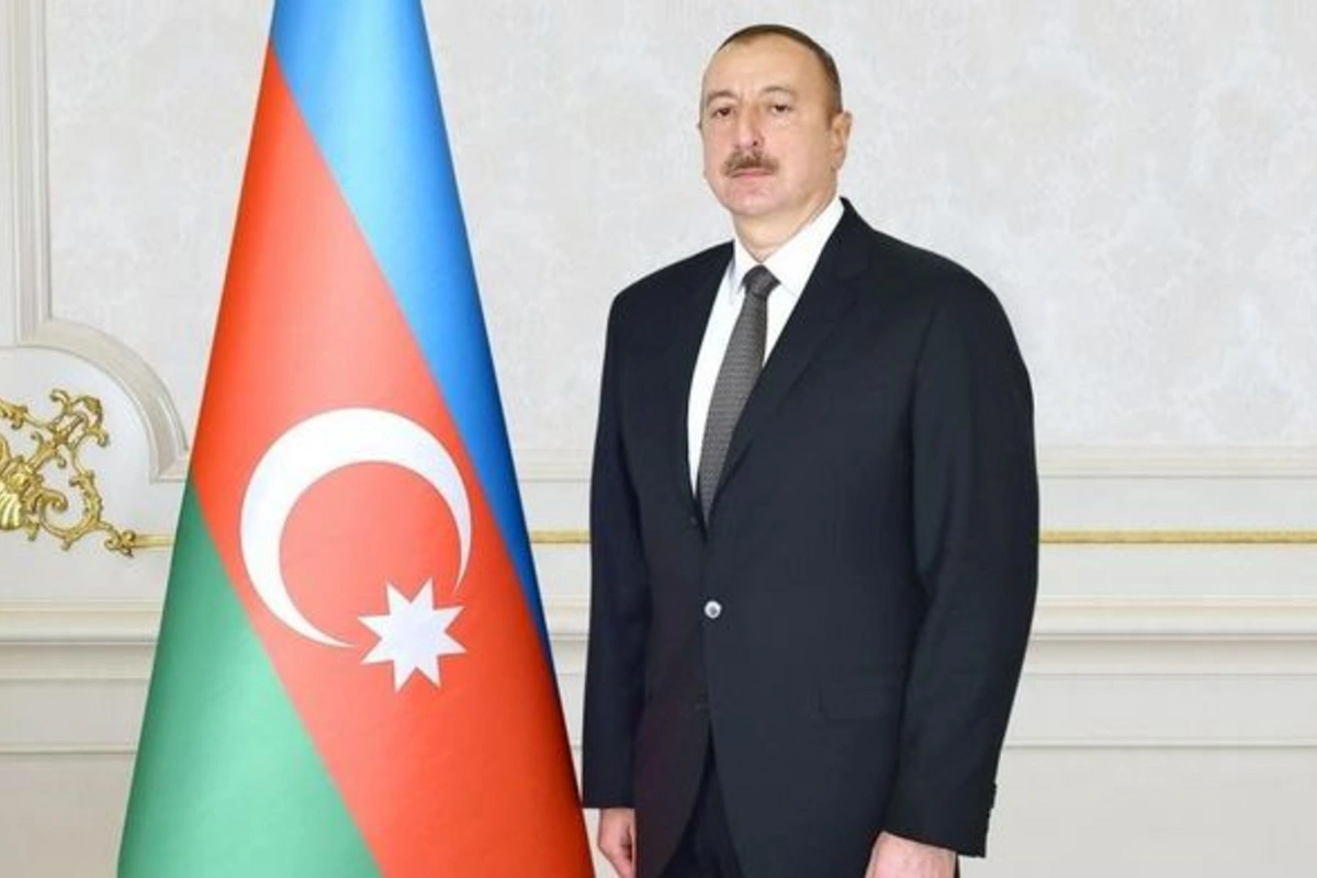Prezident işğaldan azad olunmuş ərazidə dövlət bayrağını ucaltdı - VİDEO